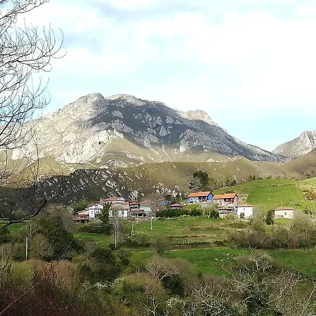 아파트 Asturias Retreats Rurales Con Encanto Y Vistas A La Montana Entre Y Ribadesella